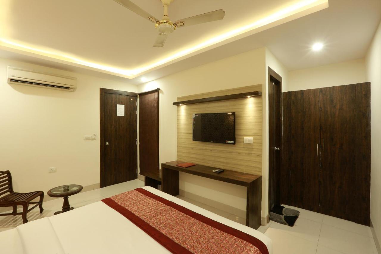 Travel Inn At Delhi Airport 新德里 外观 照片